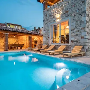 Villa Aurelia - 4 Sterne Mit Privatem Pool&meerblick, Kavran